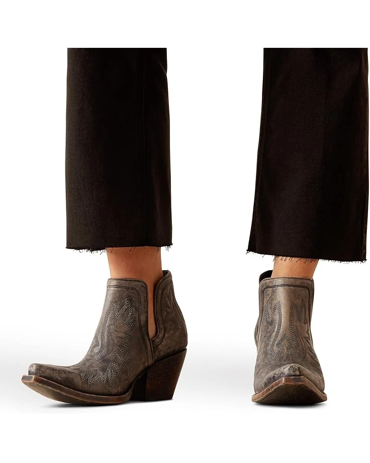 Ariat High-Rise Jazmine Kick Flare in Black | Jeans 6 Ariat High-Rise Jazmine Kick Flare in Black | Jeans - Image 4