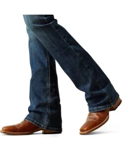 Ariat Mid-Rise Ariana Bootcut Jeans in Athena -Shoefinity Shop 81Z5XNKn9cL. AC SR736920